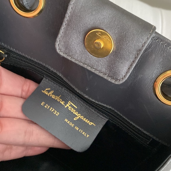 SALVATORE FERRAGAMO handbag - Picture 6 of 11